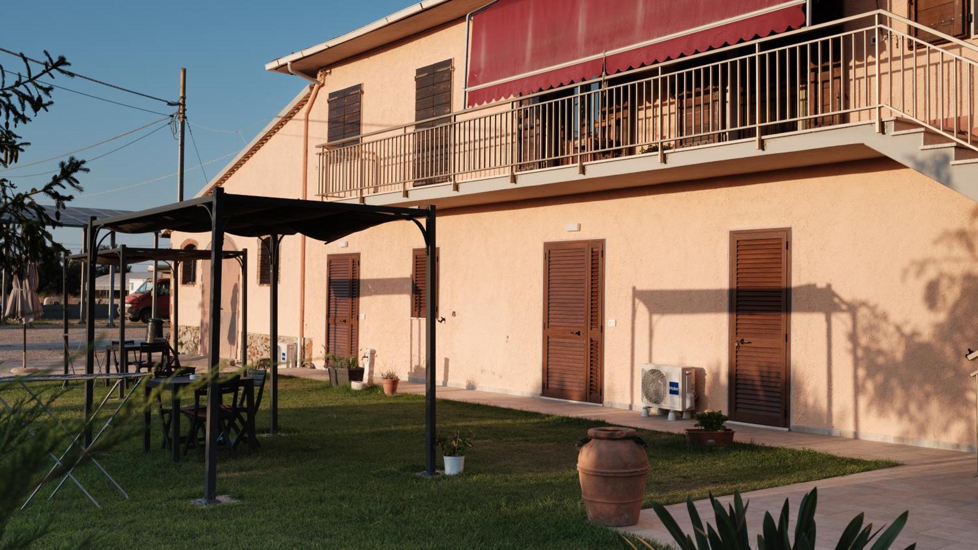 Agriturismo Da Michele E Carmela Di Voli Patrizia Доноратико Экстерьер фото